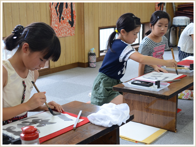 2019年 好きな色に墨を磨って書く0